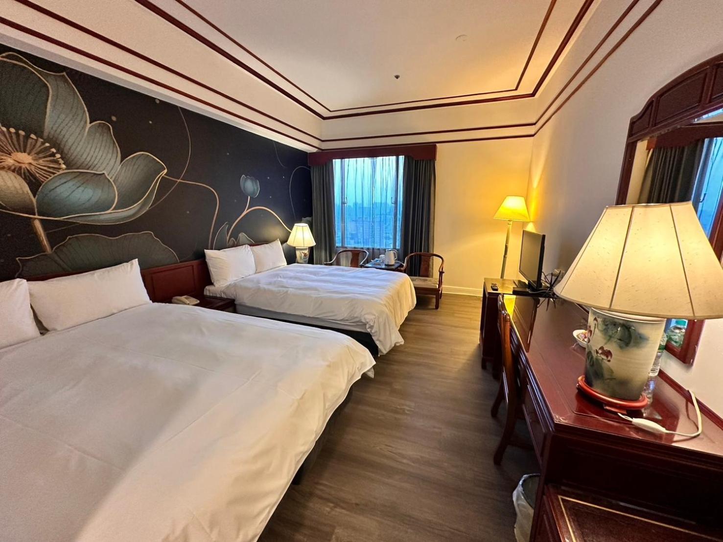 T Hotel ไถจง ภายนอก รูปภาพ