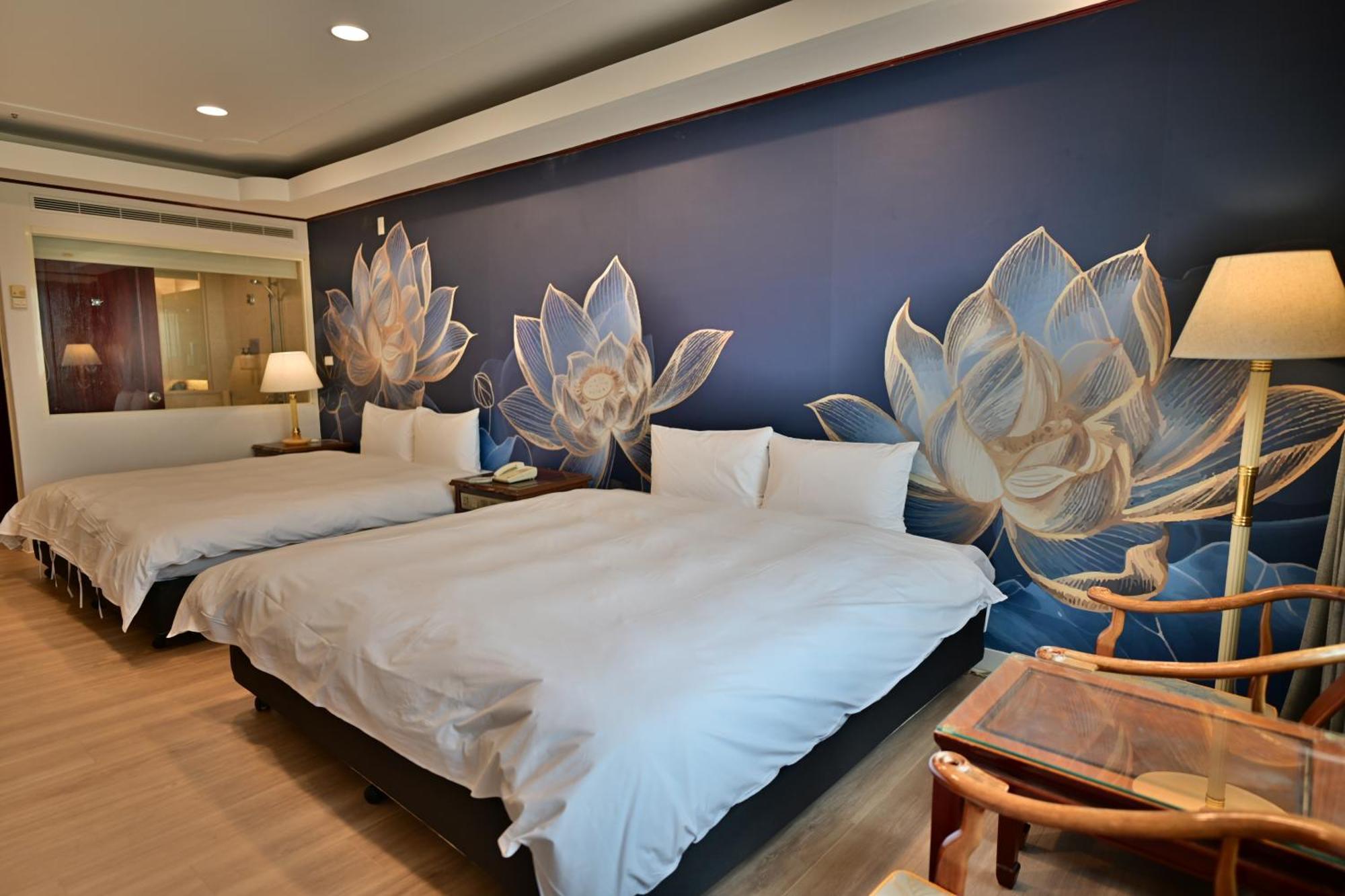 T Hotel ไถจง ภายนอก รูปภาพ