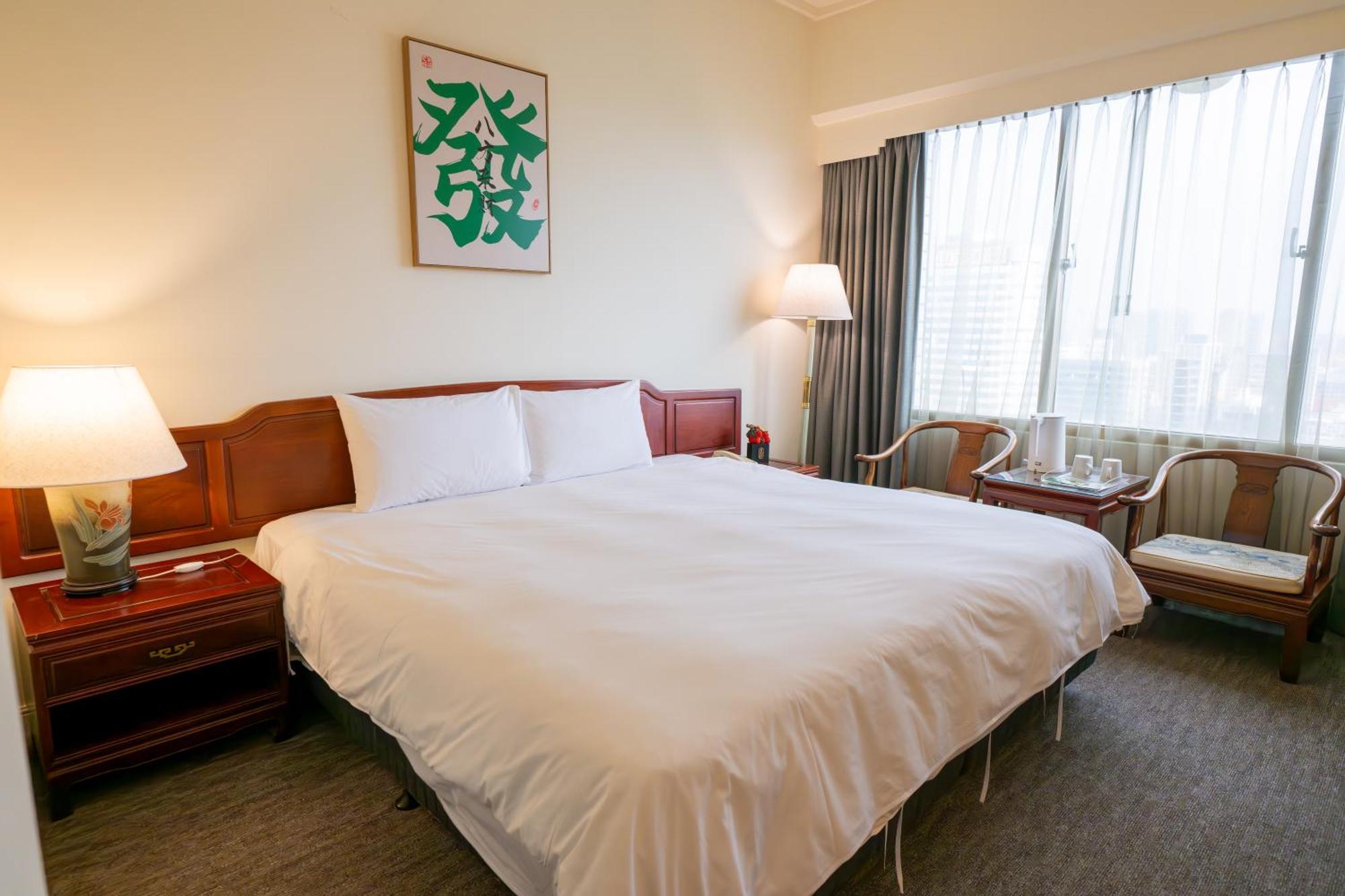 T Hotel ไถจง ภายนอก รูปภาพ