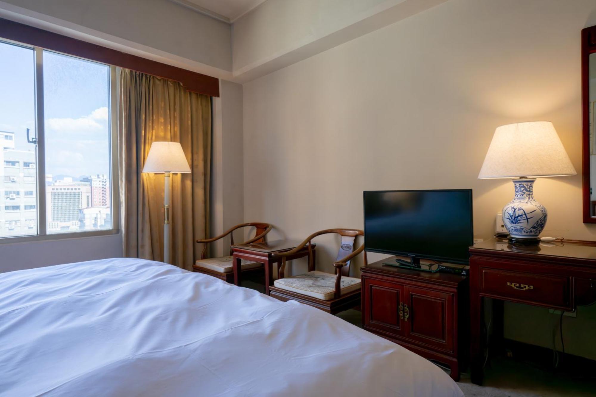 T Hotel ไถจง ภายนอก รูปภาพ