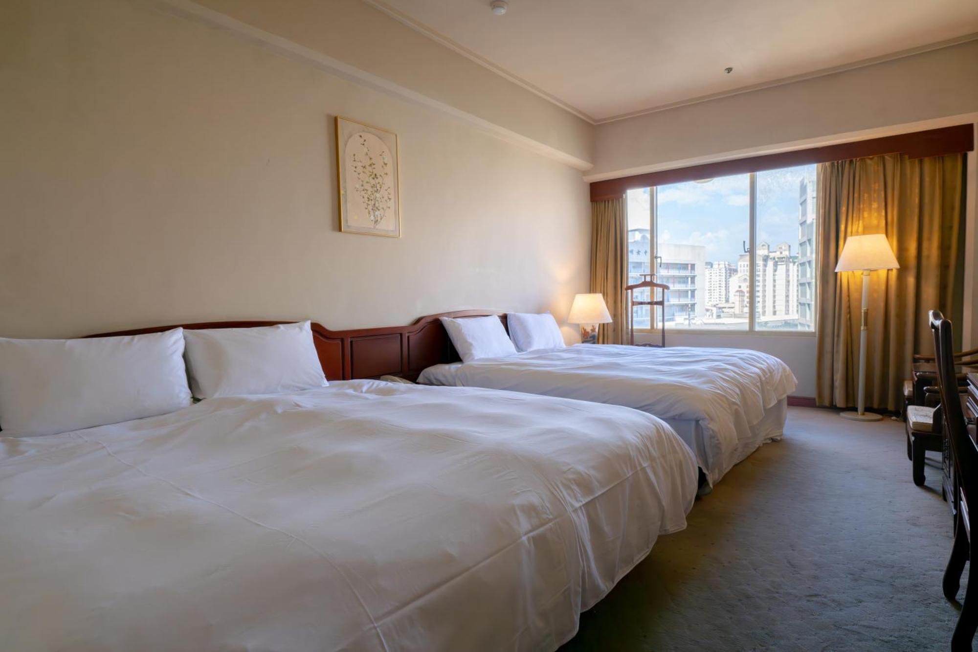 T Hotel ไถจง ภายนอก รูปภาพ
