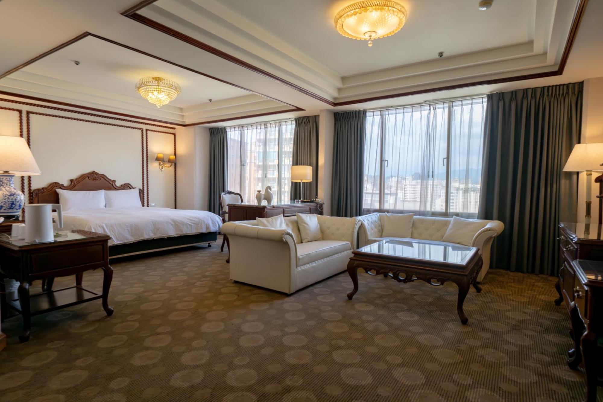 T Hotel ไถจง ภายนอก รูปภาพ
