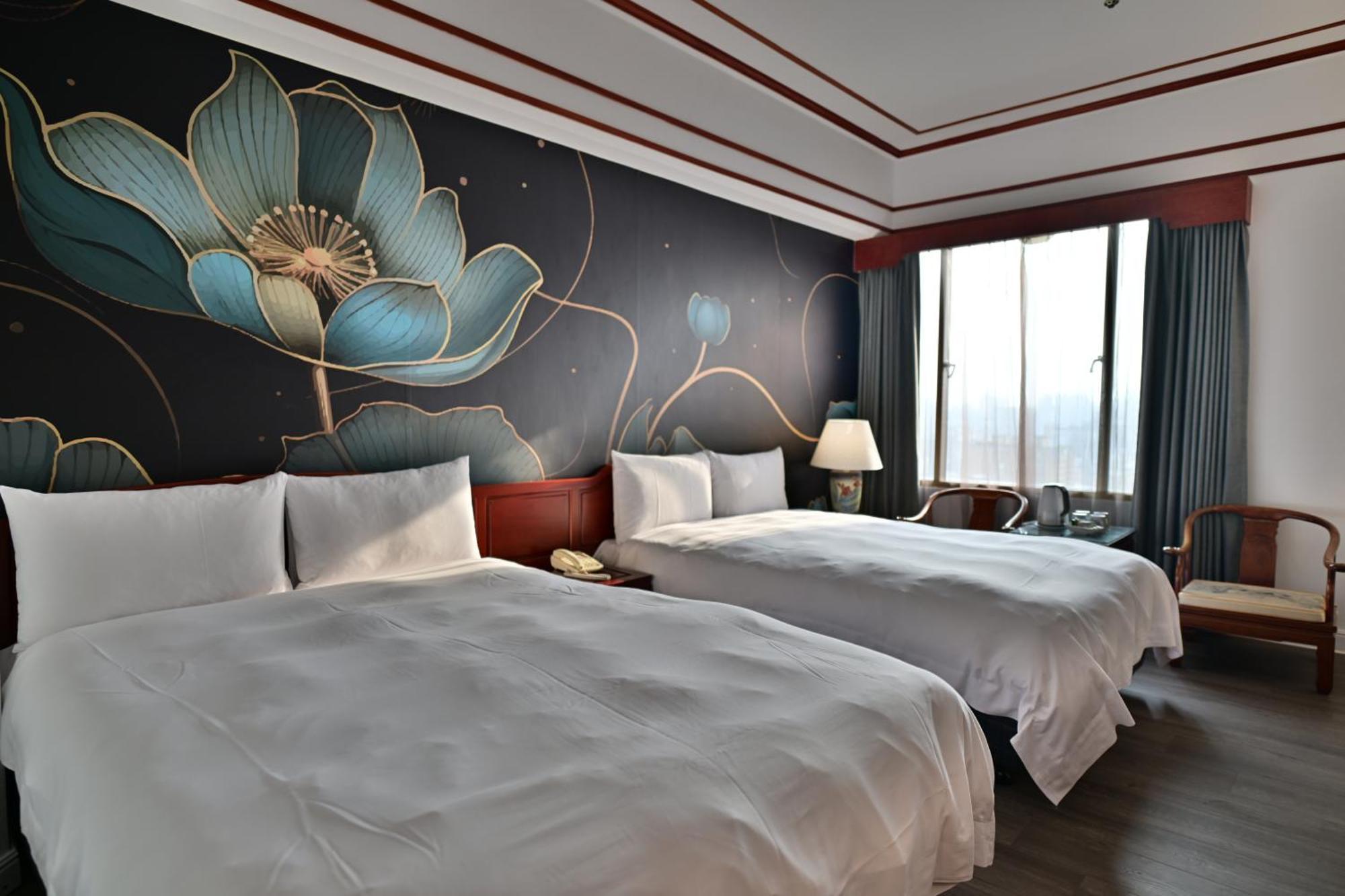 T Hotel ไถจง ภายนอก รูปภาพ