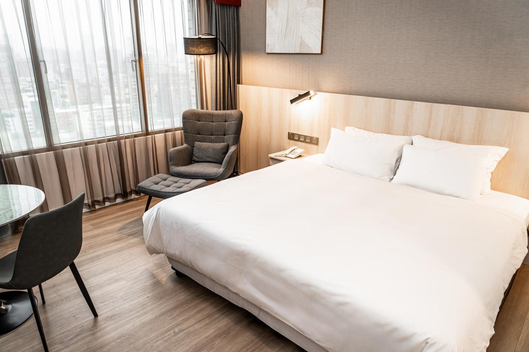 T Hotel ไถจง ภายนอก รูปภาพ